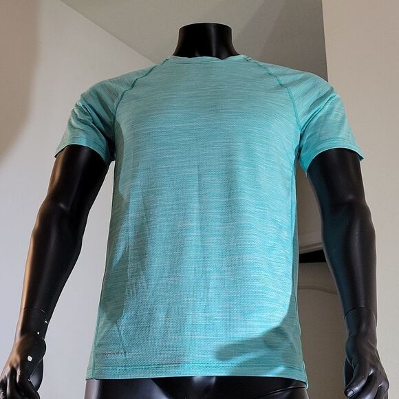 BRAND NEW SEAMLESS PERFORMANCE LAYER 8 QWICK-DRY T-SHIRT - Picture 12 of 15
